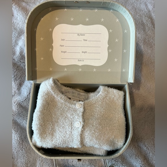 NWT Barefoot Dreams newborn set without socks cardigan pants beanie hat NB blue - Picture 7 of 7